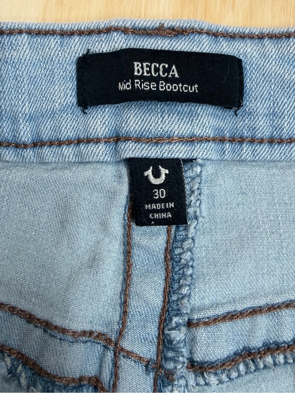 True Religion Becca Mid Rise Bootcut Jeans – Light Wash – Size 30 - Picture 6 of 13